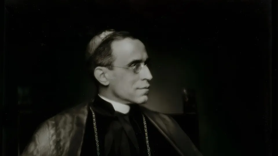 O papa que explodiu devido a um embalsamamento que deu errado